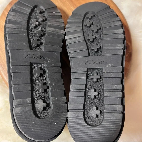 Clarks Black Patent Leather Loafers with Fringe Detail Size 6.5 - Picture 10 of 11